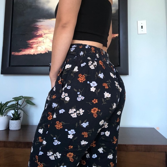 Navy loose pants with flower print - Picture 2 of 3